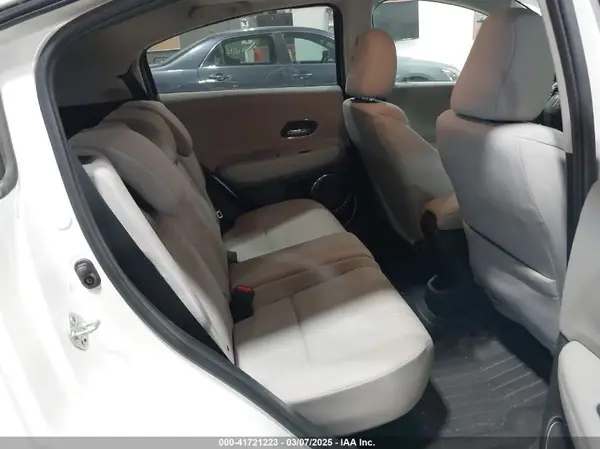 3CZRU6H57HM719702 2017 HONDA HR-V - Image 8