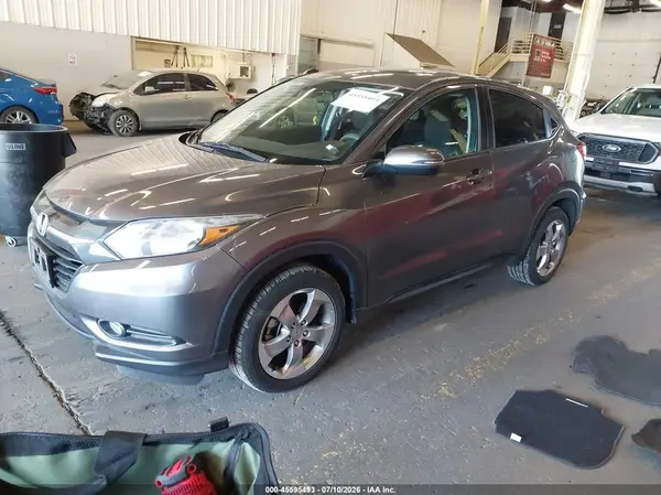 3CZRU6H57HM720929 2017 HONDA HR-V - Image 2