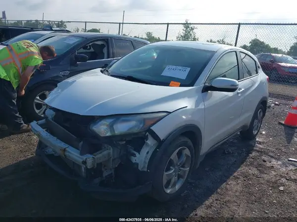 3CZRU6H57HM732207 2017 HONDA HR-V - Image 2