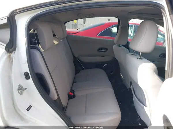 3CZRU6H57HM732207 2017 HONDA HR-V - Image 8