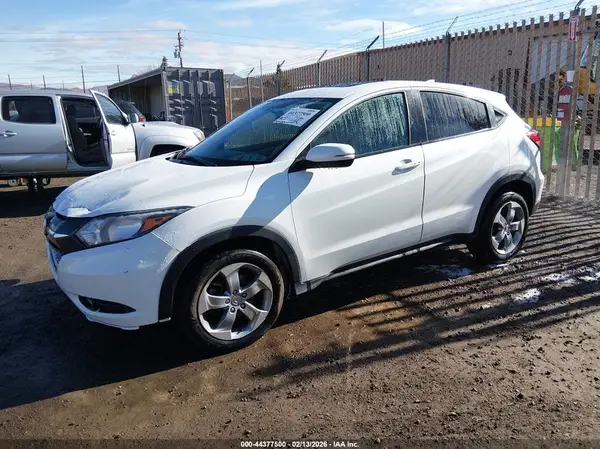3CZRU6H57HM733468 2017 HONDA HR-V - Image 2