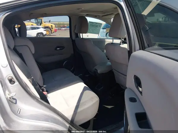 3CZRU6H57JG700653 2018 HONDA HR-V - Image 8