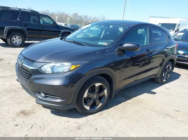 3CZRU6H57JG720336 2018 HONDA HR-V - Image 2