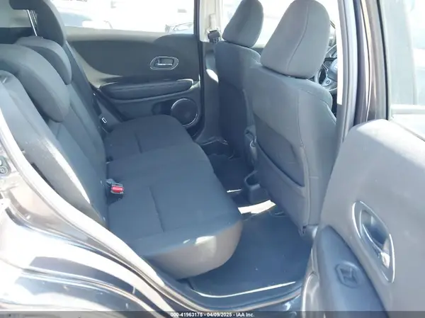 3CZRU6H57JG720336 2018 HONDA HR-V - Image 8