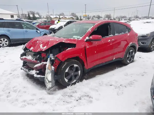 3CZRU6H57JG722586 2018 HONDA HR-V - Image 2