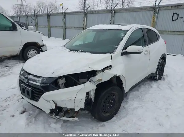 3CZRU6H57JM102063 2018 HONDA HR-V - Image 2