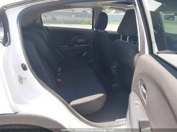 3CZRU6H57JM108719 2018 HONDA HR-V - Image 8