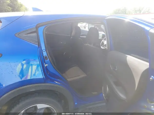 3CZRU6H57JM702730 2018 HONDA HR-V - Image 8