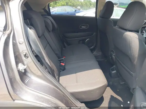 3CZRU6H57JM705174 2018 HONDA HR-V - Image 8