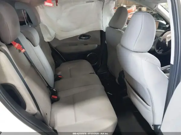 3CZRU6H57JM710388 2018 HONDA HR-V - Image 8