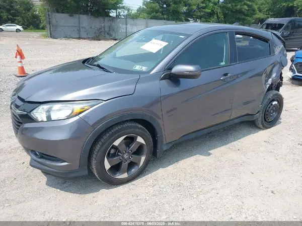 3CZRU6H57JM711394 2018 HONDA HR-V - Image 2