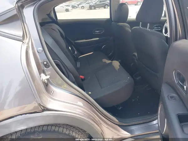 3CZRU6H57JM711394 2018 HONDA HR-V - Image 8