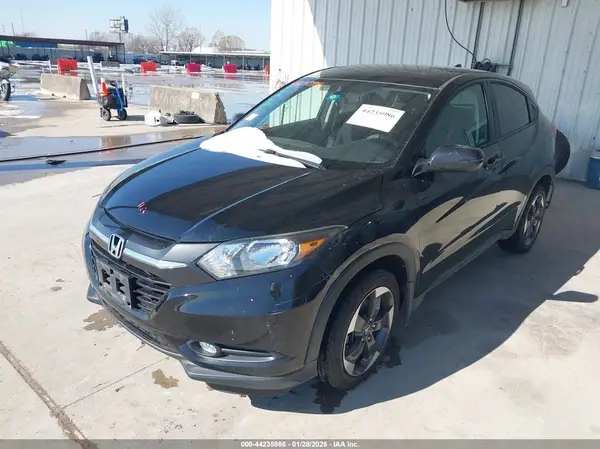 3CZRU6H57JM712142 2018 HONDA HR-V - Image 2