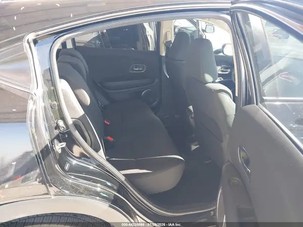 3CZRU6H57JM712142 2018 HONDA HR-V - Image 8