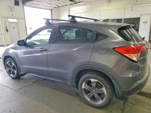 3CZRU6H57JM715302 2018 HONDA HR-V - Image 2