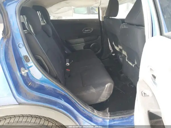 3CZRU6H57JM715557 2018 HONDA HR-V - Image 8