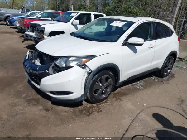 3CZRU6H57JM721780 2018 HONDA HR-V - Image 2
