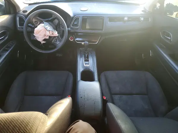 3CZRU6H57JM723819 2018 HONDA HR-V - Image 8