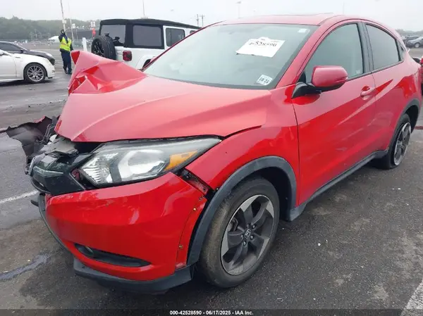 3CZRU6H57JM729569 2018 HONDA HR-V - Image 2