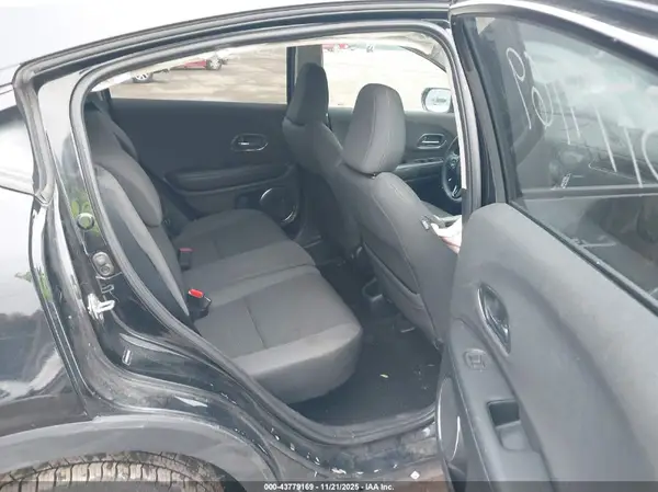 3CZRU6H57KM711090 2019 HONDA HR-V - Image 8