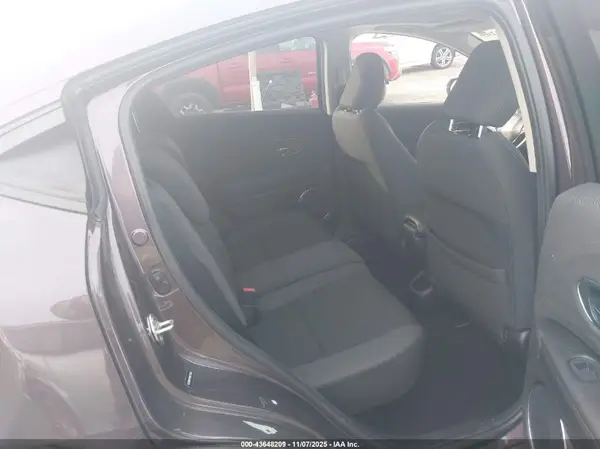 3CZRU6H57KM715351 2019 HONDA HR-V - Image 8
