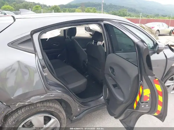 3CZRU6H57KM725264 2019 HONDA HR-V - Image 8