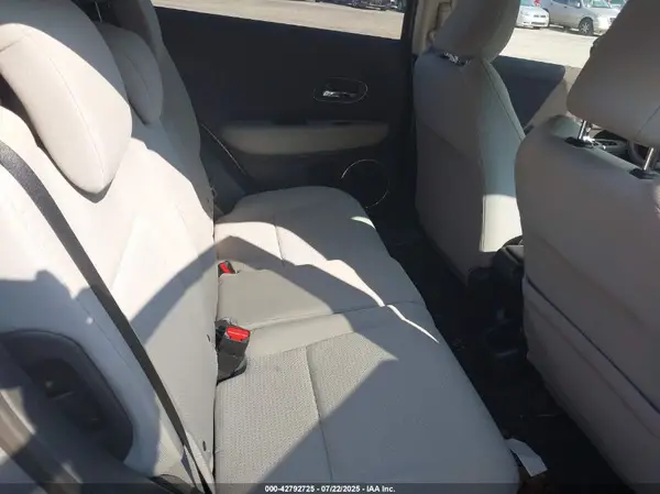 3CZRU6H57KM739858 2019 HONDA HR-V - Image 8