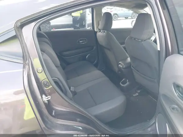 3CZRU6H57KM740590 2019 HONDA HR-V - Image 8