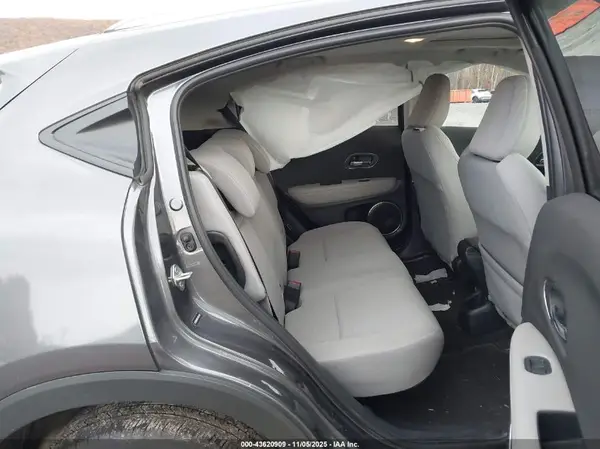 3CZRU6H57LM727422 2020 HONDA HR-V - Image 8