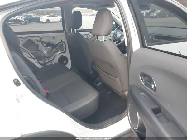 3CZRU6H57MM749096 2021 HONDA HR-V - Image 8