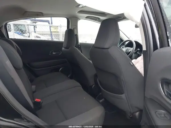 3CZRU6H57NM749178 2022 HONDA HR-V - Image 8