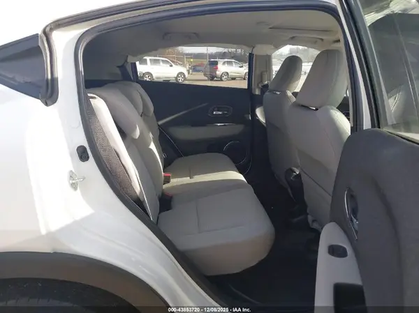3CZRU6H57NM762271 2022 HONDA HR-V - Image 8