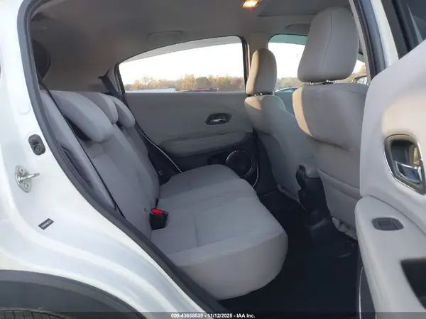 3CZRU6H58GM703121 2016 HONDA HR-V - Image 8