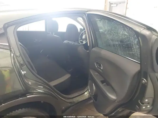 3CZRU6H58GM732439 2016 HONDA HR-V - Image 8