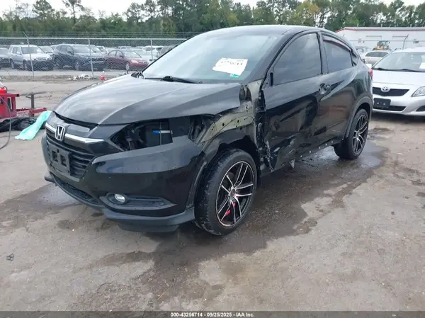 3CZRU6H58HG709923 2017 HONDA HR-V - Image 2