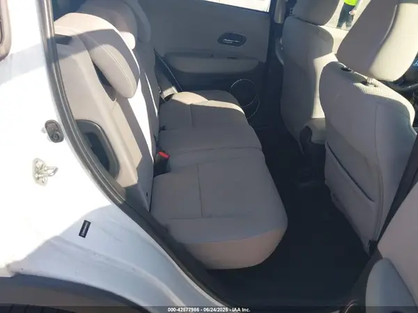 3CZRU6H58HM706621 2017 HONDA HR-V - Image 8