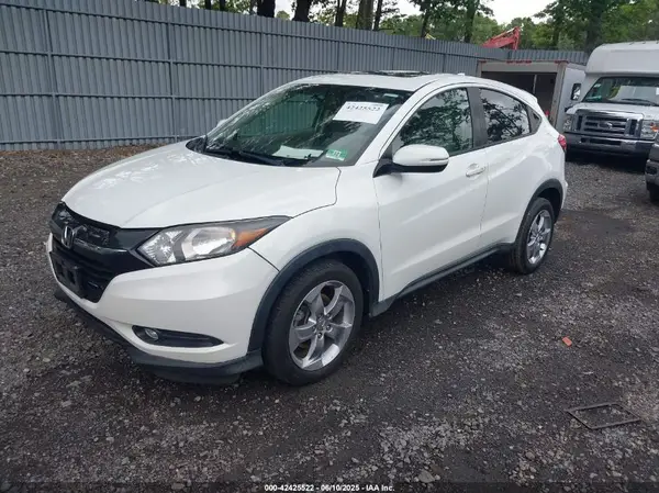 3CZRU6H58HM708143 2017 HONDA HR-V - Image 2