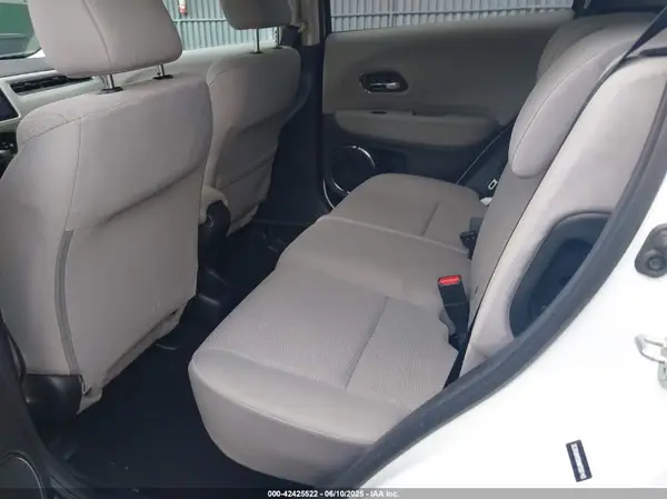 3CZRU6H58HM708143 2017 HONDA HR-V - Image 8