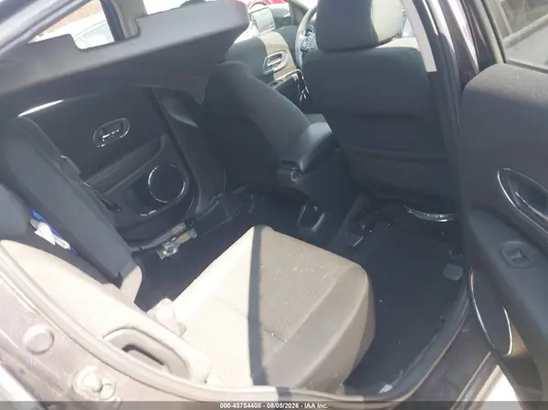 3CZRU6H58HM710653 2017 HONDA HR-V - Image 8