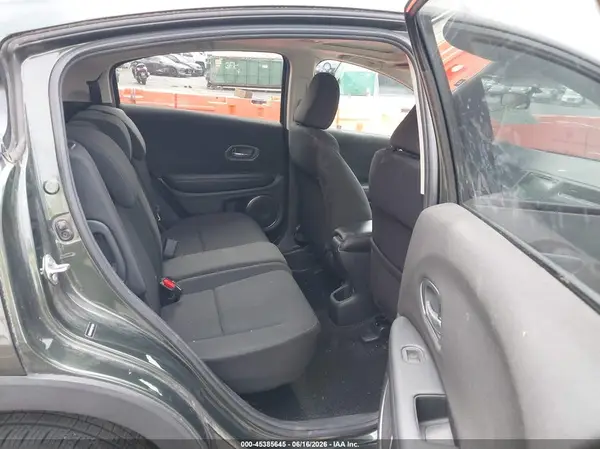 3CZRU6H58HM711964 2017 HONDA HR-V - Image 8