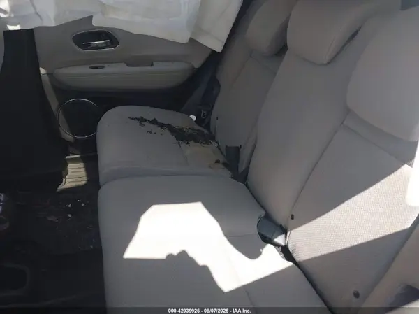 3CZRU6H58HM712631 2017 HONDA HR-V - Image 8