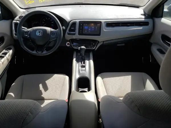 3CZRU6H58HM713570 2017 HONDA HR-V - Image 8