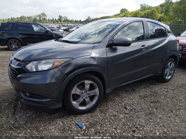 3CZRU6H58HM719899 2017 HONDA HR-V - Image 2