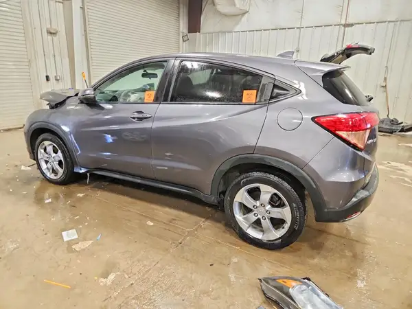 3CZRU6H58HM724858 2017 HONDA HR-V - Image 2