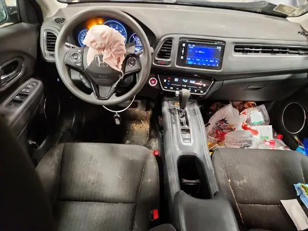 3CZRU6H58HM724858 2017 HONDA HR-V - Image 8