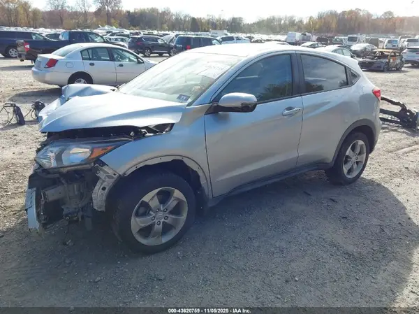 3CZRU6H58HM727341 2017 HONDA HR-V - Image 2