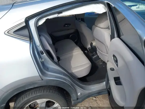 3CZRU6H58HM727341 2017 HONDA HR-V - Image 8