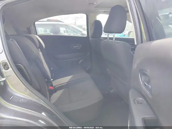 3CZRU6H58HM731910 2017 HONDA HR-V - Image 8