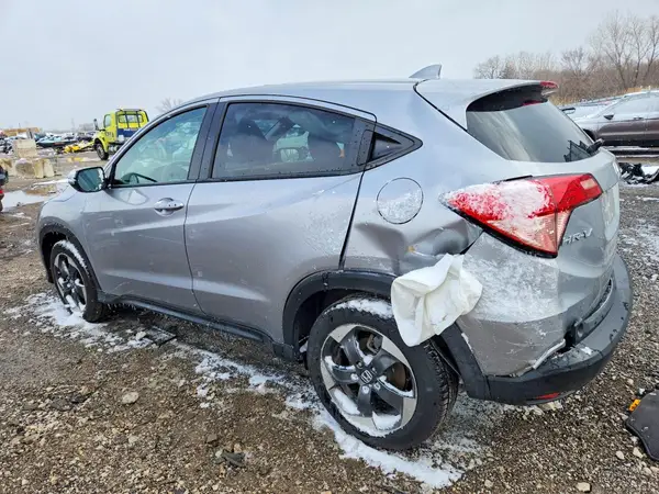 3CZRU6H58JG703979 2018 HONDA HR-V - Image 2