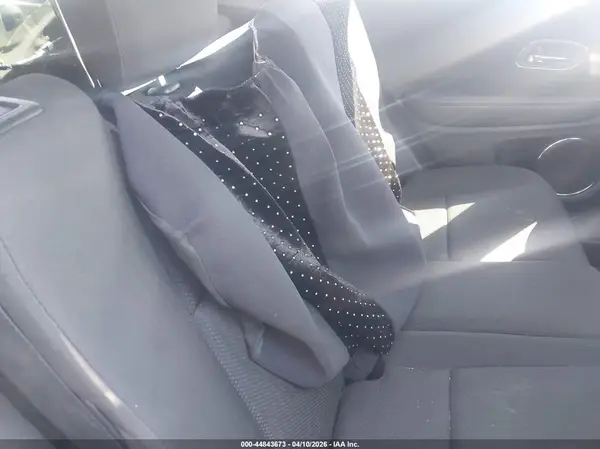3CZRU6H58JG705070 2018 HONDA HR-V - Image 8